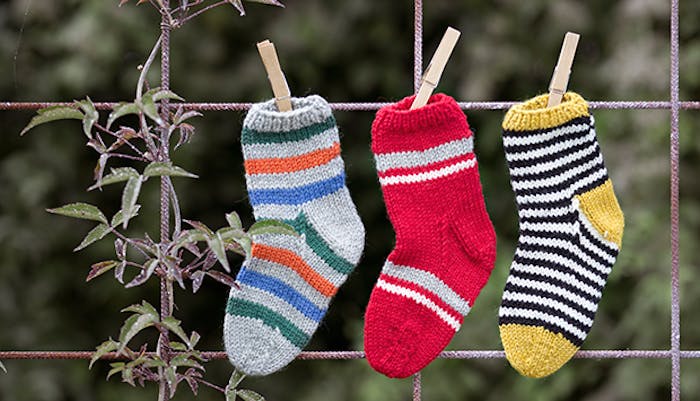 Strikkeopskrift på sokker til de små | Familie